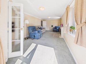 LIVING ROOM- click for photo gallery
